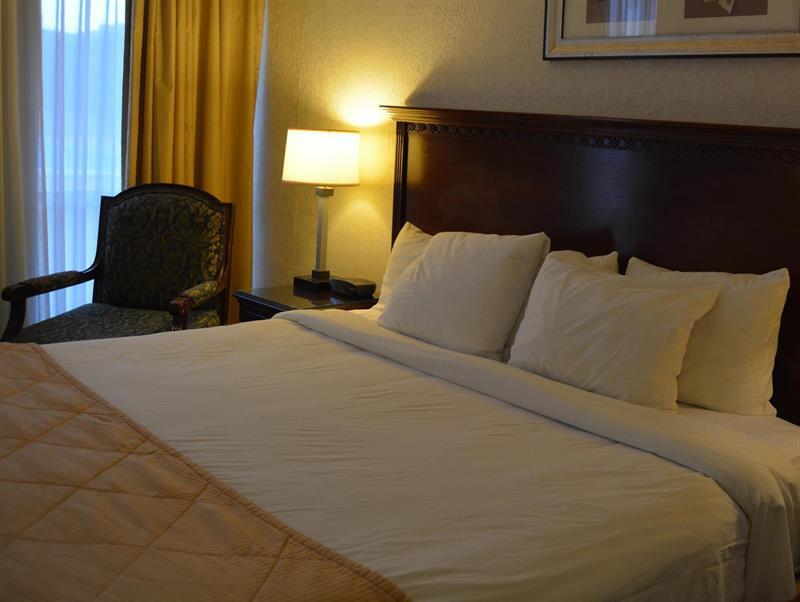 Отель Ramada By Wyndham Wichita Airport Экстерьер фото